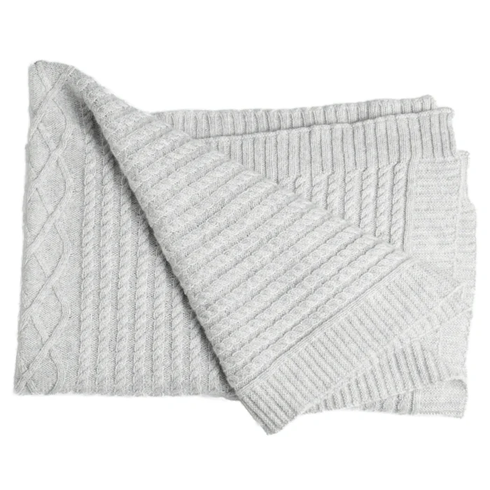 Coperta losanghe e trecce in lana Cashmere - immagine 1